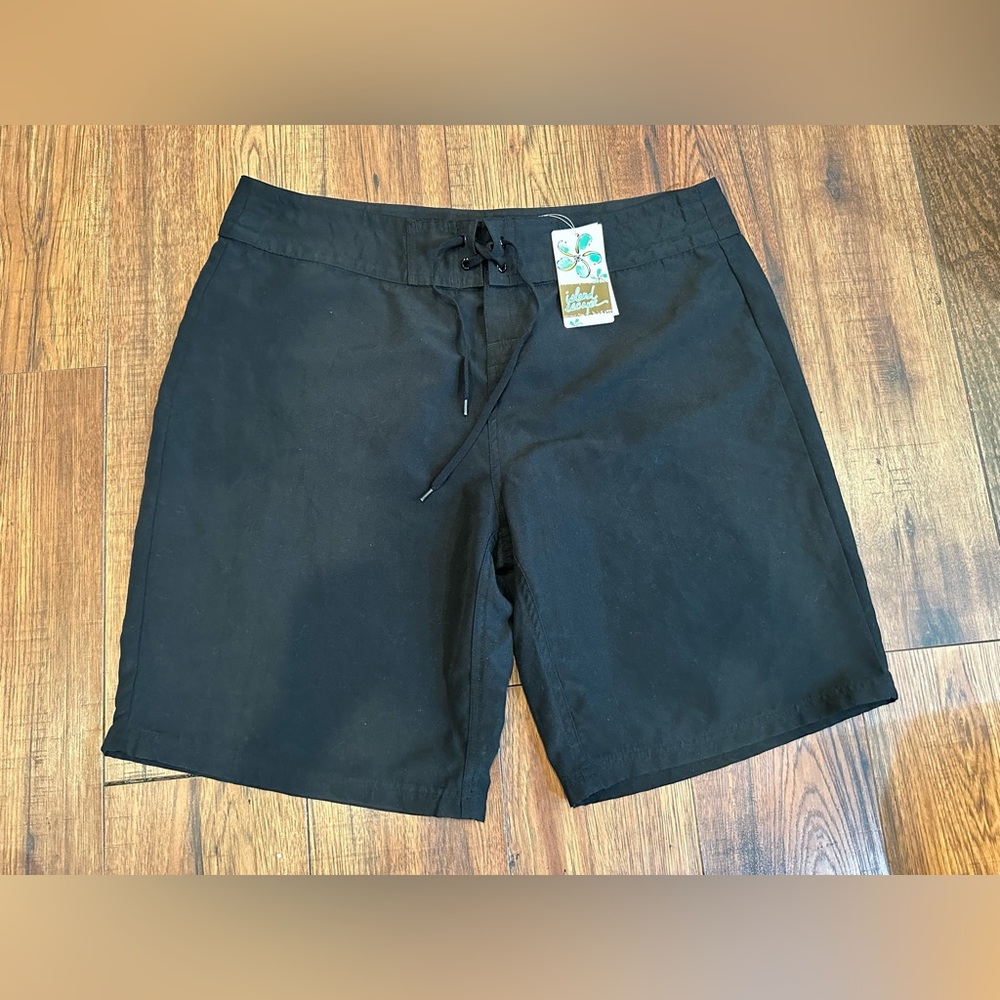 Island Escape Women's Surf  Board Bermuda Shorts - Black - Size 16